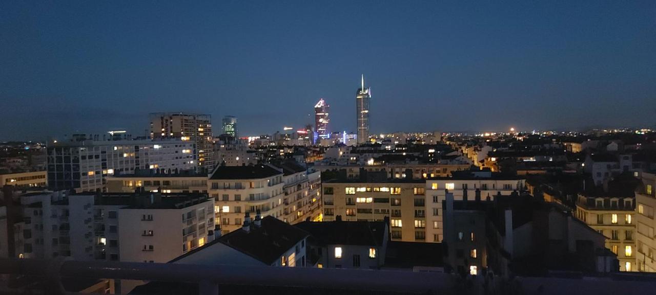Plein Sud Terrasse Climatisation Garage Netflix Apartment Lyon Exterior photo